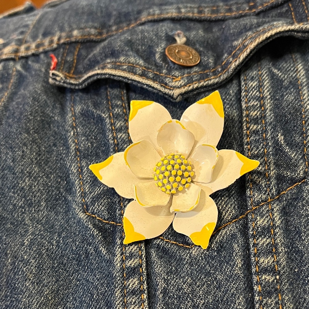 Yellow and White Enameled Flower Brooch
